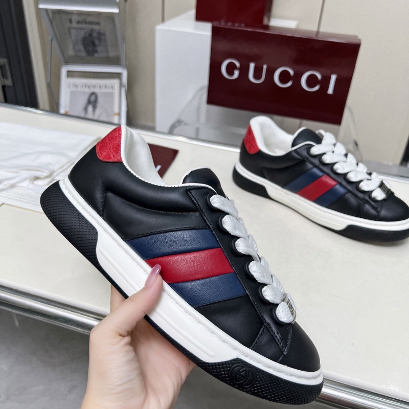 G*u*i casual shoes